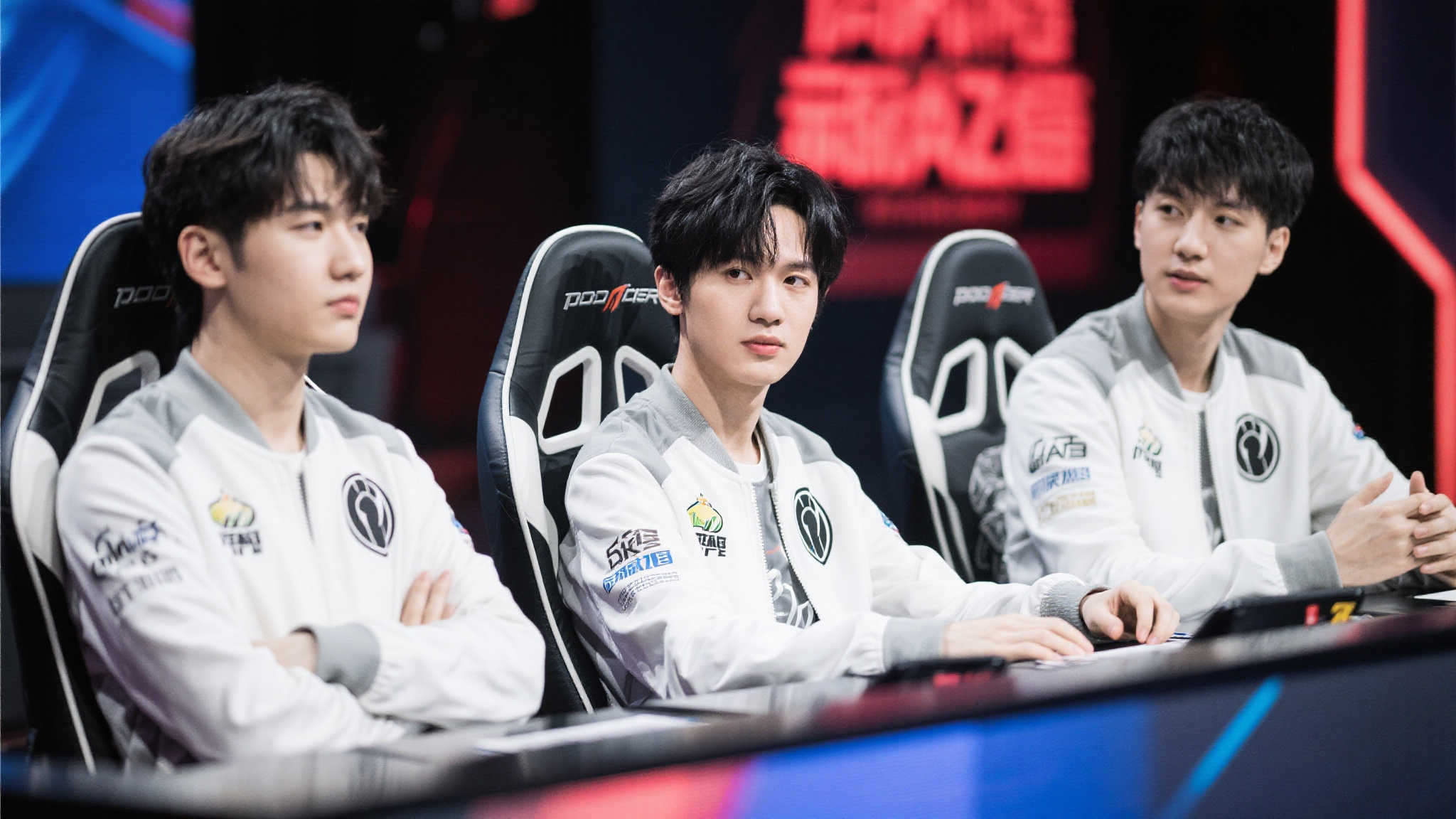 巴萨潜在离队球员名单曝光:特狮、法蒂领衔 巴萨潜在离队球员名单曝光:特狮、法蒂领衔